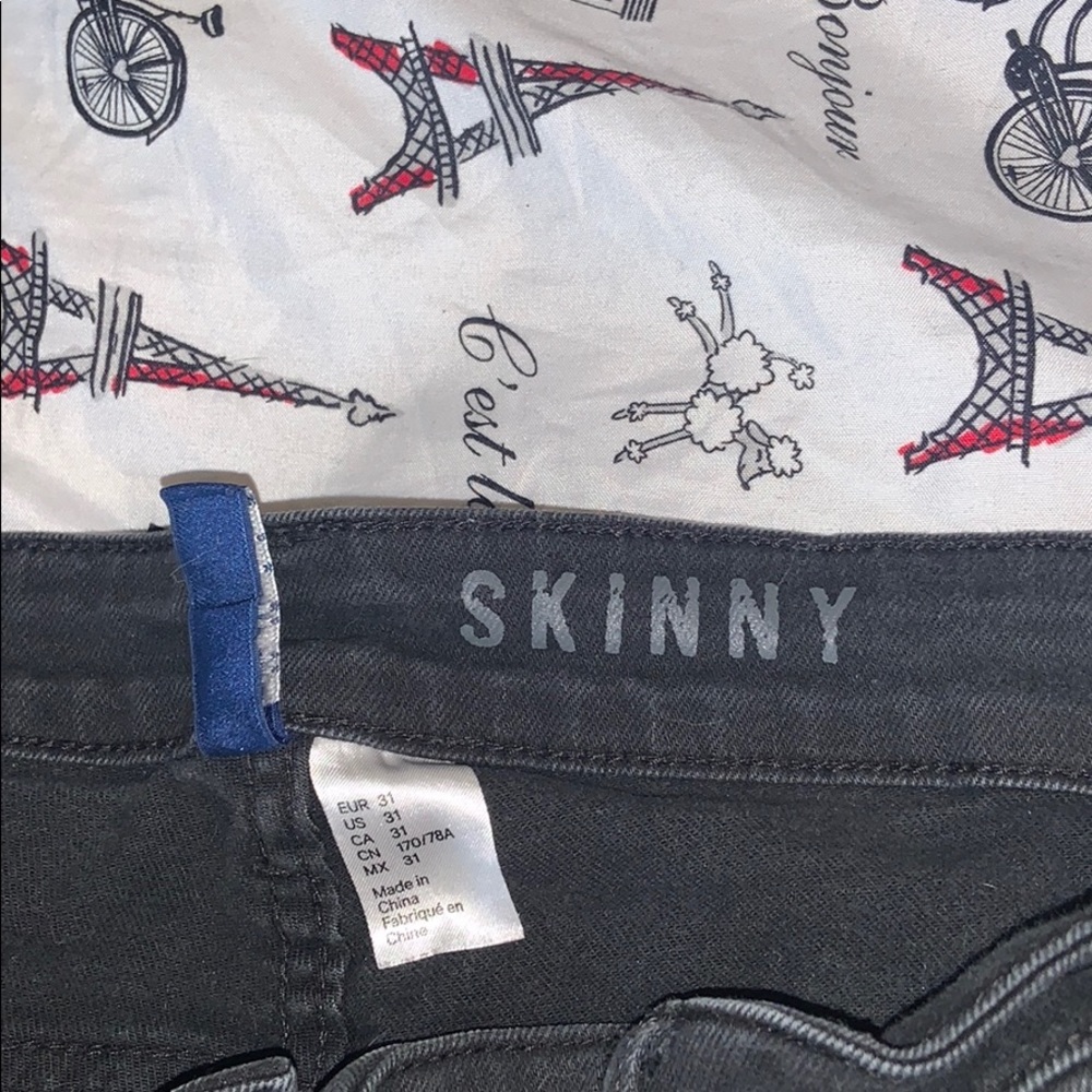 black ripped men jeans